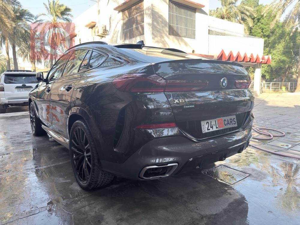 بی ئێم دەبڵیو X6